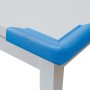 Blauer Universal-Kantenschutz aus Schaumstoff am Tisch, ca. 4 m lang.