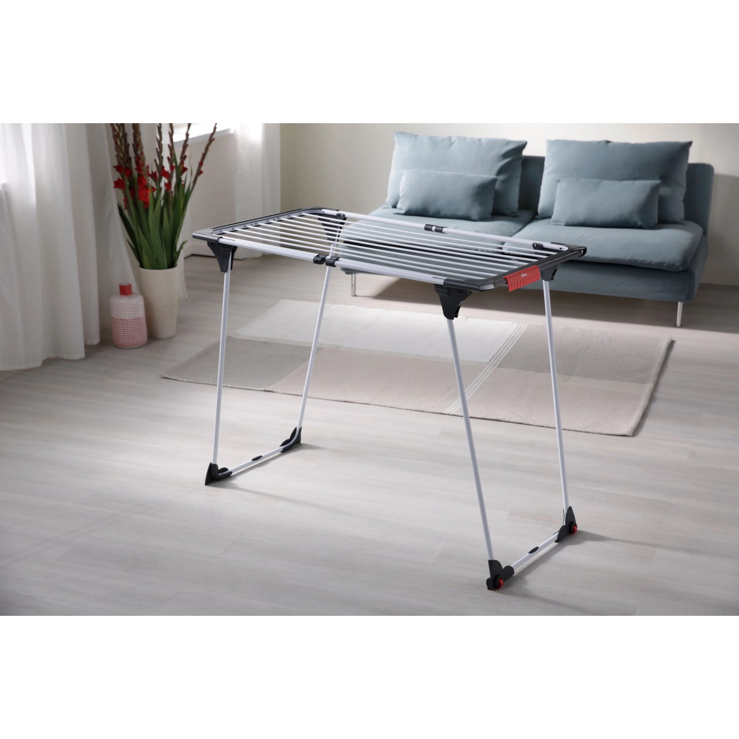 Vileda Wäscheständer Extensive, weiß, mit ausziehbaren Flügeln und Aluminium Leinen.
