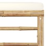 Detailansicht: vidaXL Gartenmöbel Lounge-Set aus Bambus mit cremeweißem Kissen.