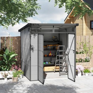 Offenes, hellgraues Outsunny Gerätehaus (190x191x215cm) aus Kunststoff und Aluminium mit Regalen und Leiter.