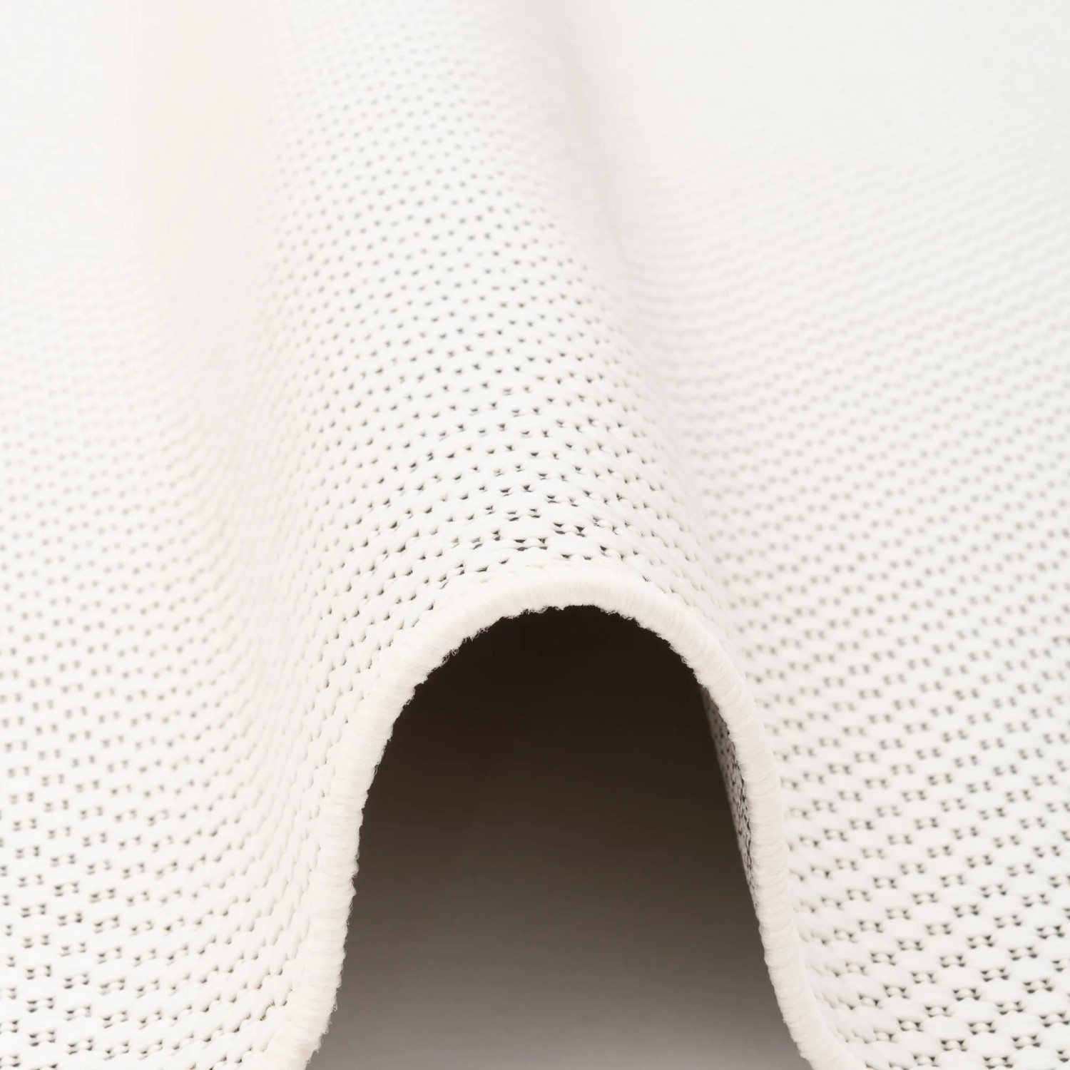Detailansicht des creme-farbenen Pergamon In & Outdoor Teppichs Valencia, Flachgewebe, 160x230cm.