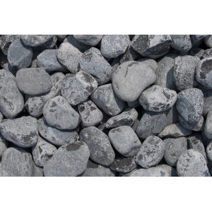 Nahaufnahme von Ebano-Schwarz Marmor Zierkieseln (40-60mm) als Schüttgut.