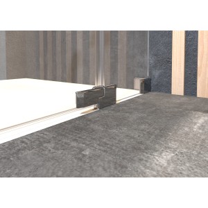 Detailaufnahme: Chrom-Beschläge der rahmenlosen Eckdusche Brava mit Drehtüren und Festteilen.