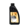 Stihl Sägekettenhaftöl ForestPlus 1 l in schwarzer Flasche mit orange-gelbem Etikett. Zubehör für Kettensägen.