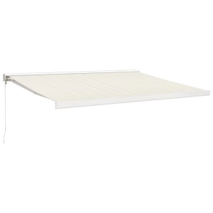 Eingefahrene, creme-farbene furnicato Markise (4x3 m) aus Stoff und Aluminium.