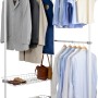 Wenko Teleskop-System Herkules Duo mit Kleidung, Ablagekörben und Boxen.