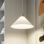 Weiße Lindby Pendelleuchte Petra aus Glas, 1-flammig, für die Küche.