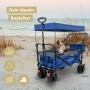 Faltbarer Bollerwagen deluxe4home in Blau-Grau mit Dach und breiten Reifen auf Sand, mit Hund.