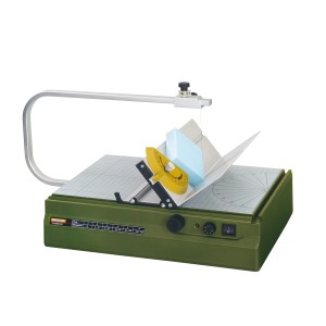 Proxxon Thermocut-Anschlag TA 300 am Heißklebegerät mit Werkstück.