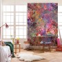 Komar Fototapete Wild Garden Multicolor (184x254 cm) im Wohnraum mit Einrichtung.
