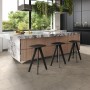Verlegtes, wasserfestes Laminat Kronoflooring Excellent+ in Granit Dovetail Arosa im modernen Küchenambiente.