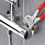 Knipex Zangenschlüssel (250mm) im Einsatz an einer verchromten Armatur. Zange zum Schrauben und Greifen.