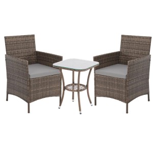 Braunes 3-tlg. Svita Brooklyn Bistro Rattan Gartenmöbelset: 2 Sessel mit grauen Kissen, Beistelltisch mit Glasplatte.