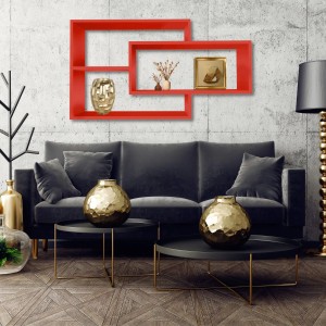 Rotes Coemo Wandregal KARO, 104x20x59cm, aus Holz, mit Deko im Wohnzimmer.