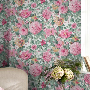 Laura Ashley Vliestapete Aveline Rose mit floralem Muster in Rosa und Grün.