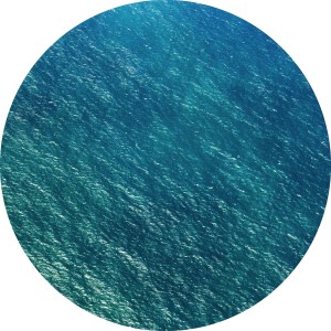 Selbstklebende, runde Tapete in Blaugrün mit Meeresmuster, Ø 125 cm.