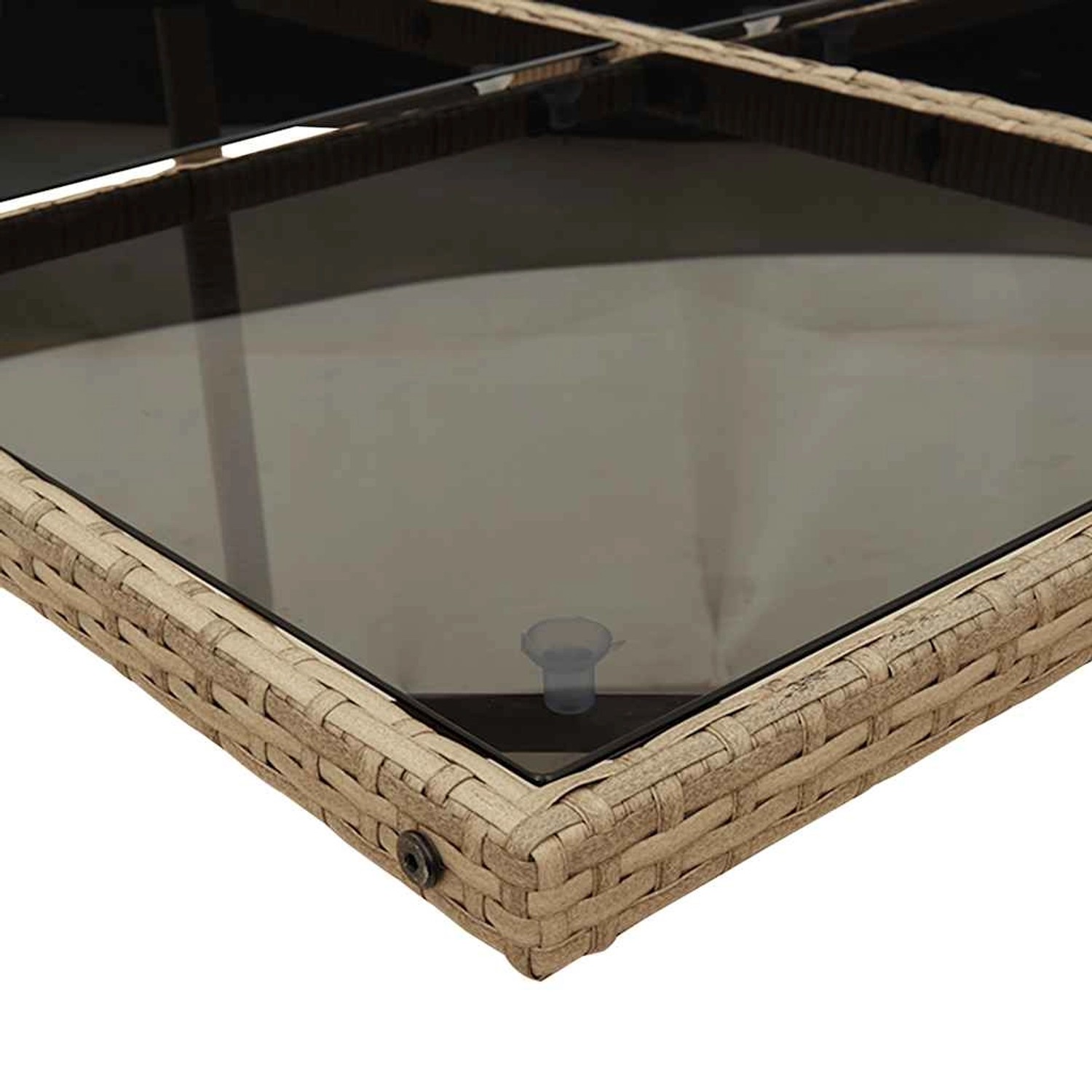 Detailansicht: Tischplatte aus Glas und Rattan der vidaXL Garten-Essgruppe, beige.