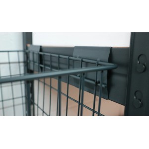 Ar Shelving Stahlgitterkorb Rivet, anthrazitgrau, zur Montage an einem Rivet Regal.