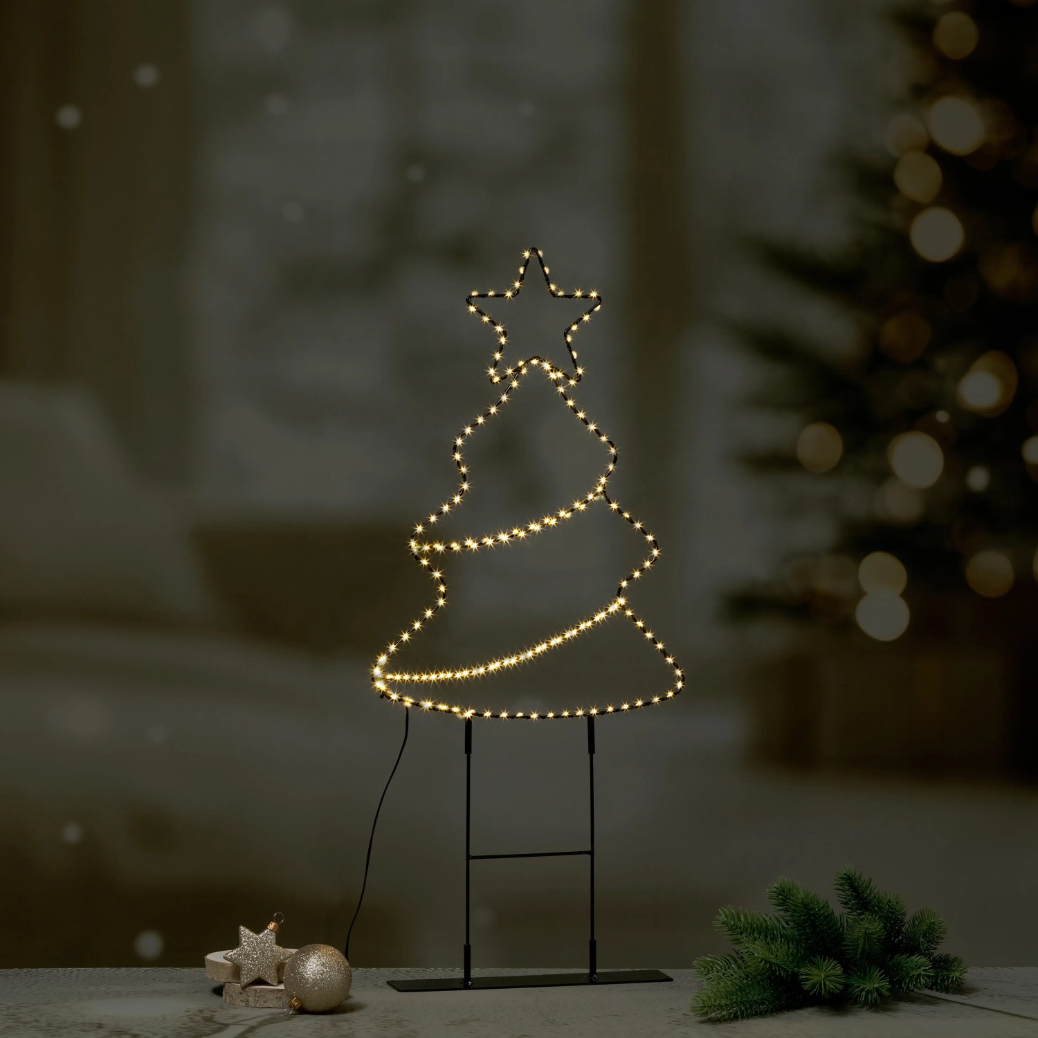 Weihnachtsbeleuchtung außen Tanne Metall 30 x 67,5 cm Warmweiß 180 LEDs kaufen bei OBI