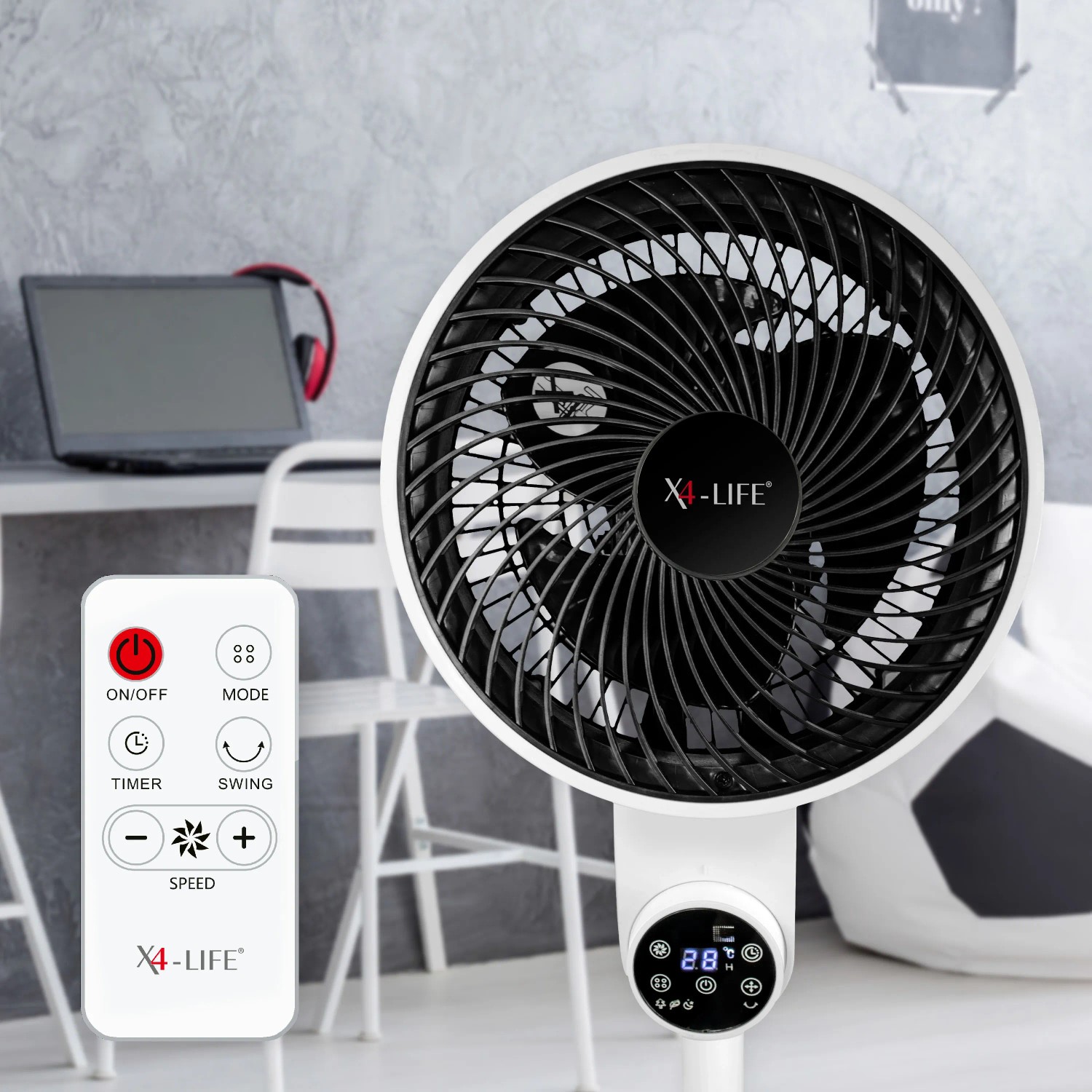 Weißer Vornado Standventilator X4-Life Pinguin DX mit Fernbedienung und digitalem Display.