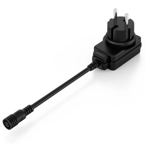Schwarzes Philips Outdoor-Netzteil 12W/24V, IP65 für Außenbeleuchtungssysteme.