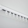 Weiße Gardinia Aluminium Vorhangschiene Luna, 1-läufig, 230 cm mit Gleitern und Deckenbefestigung.