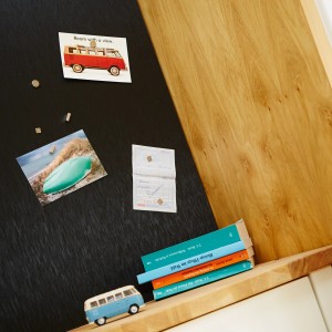 A.S. Creation Pop.Up-Panel Magnetic Uni Schwarz als Pinnwand mit Fotos und Notizen.