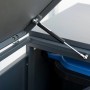 Geöffnete Westmann Mülltonnenbox Kubus 5er, anthrazit, mit Gasdruckfeder und Mülltonnen