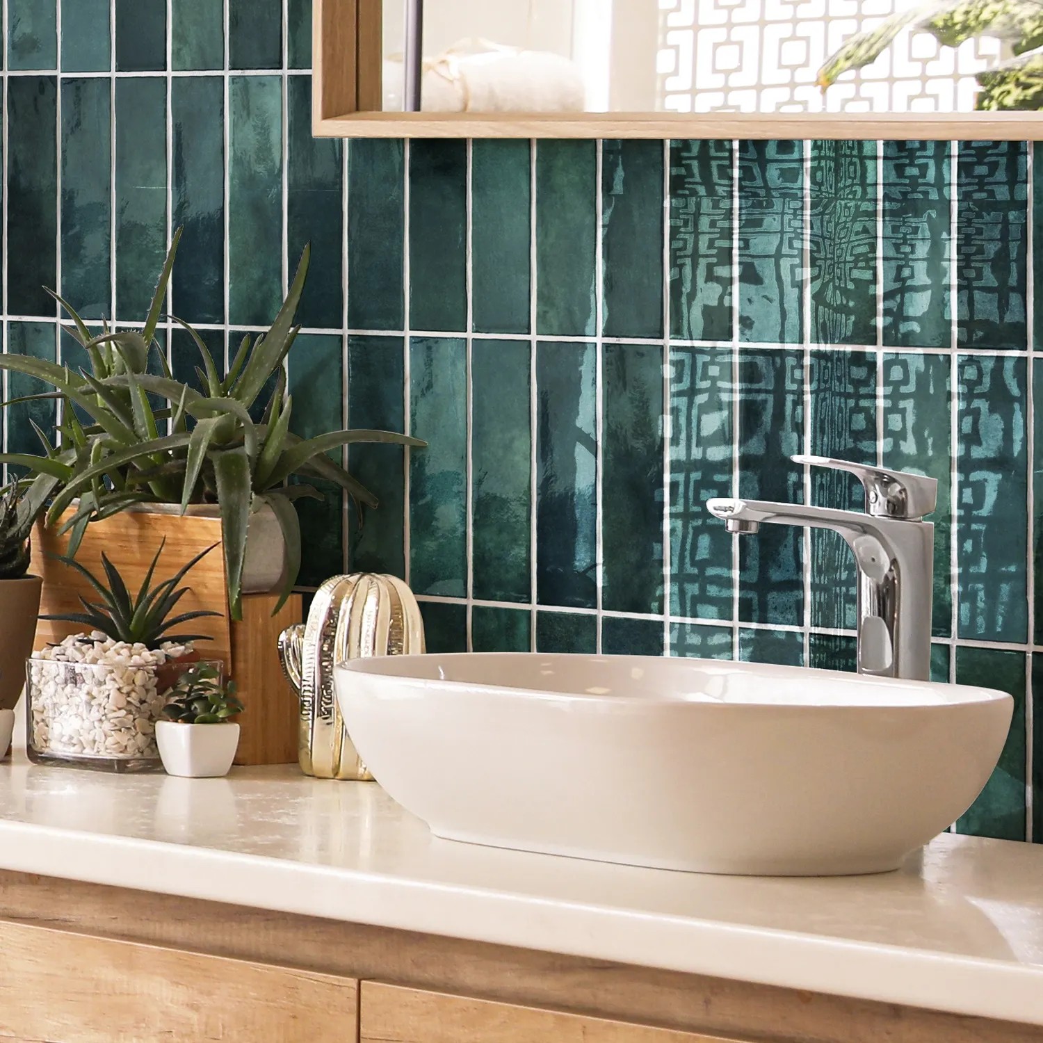 Badezimmer mit Grosfillex Wandpaneelen Element 3D Optik Vertical Tiles Lagoon.