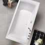 Weiße Ottofond Rechteck-Badewanne Rosa, 180x80 cm, mit Armaturen auf breitem Wannenrand.