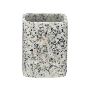 Mehrfarbiger Wenko Zahnputzbecher Terrazzo aus Polyresin, 8x10,5x8 cm.