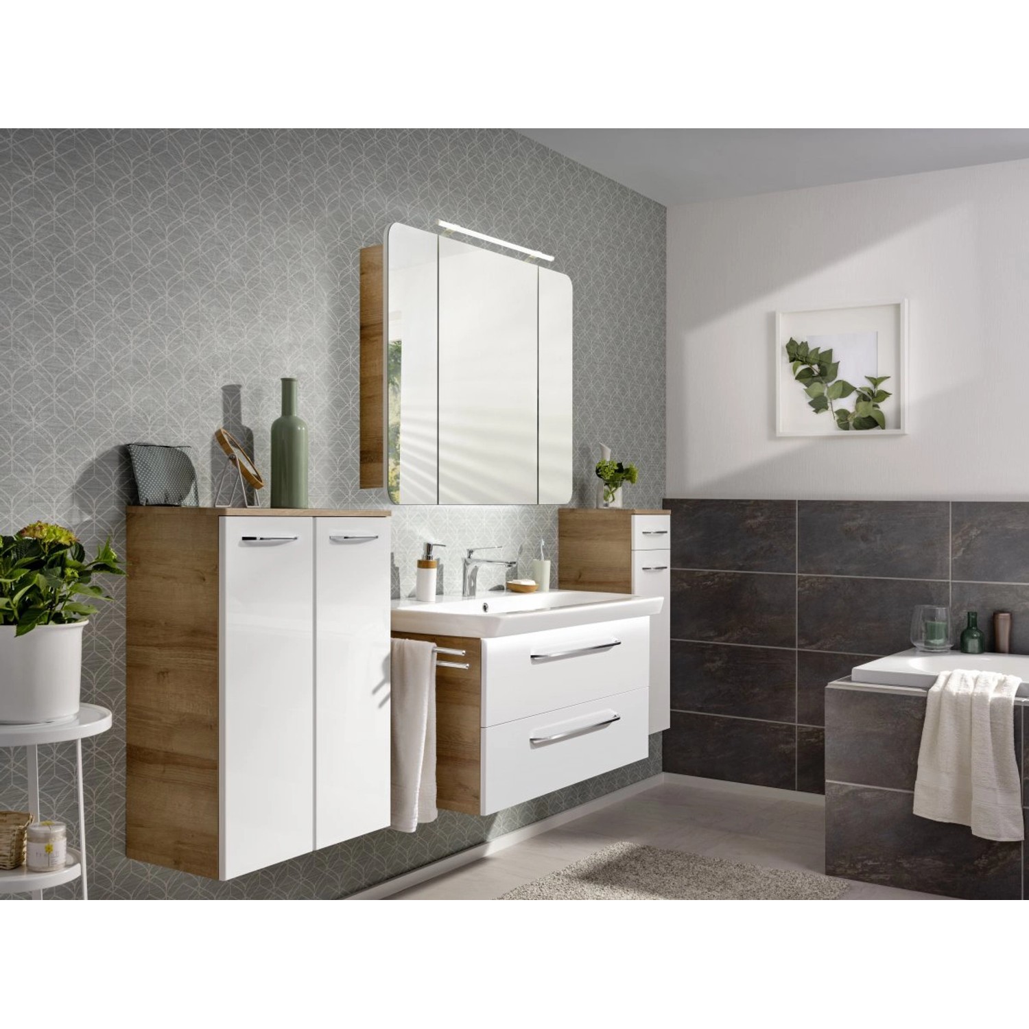 Fackelmann Waschbeckenunterschrank Milano Asteiche 100 cm mit zwei Schubladen und weißen Fronten.