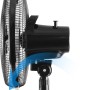 Detailansicht des schwarzen Emerion Tischventilators (30 cm) mit verstellbarem Winkel.