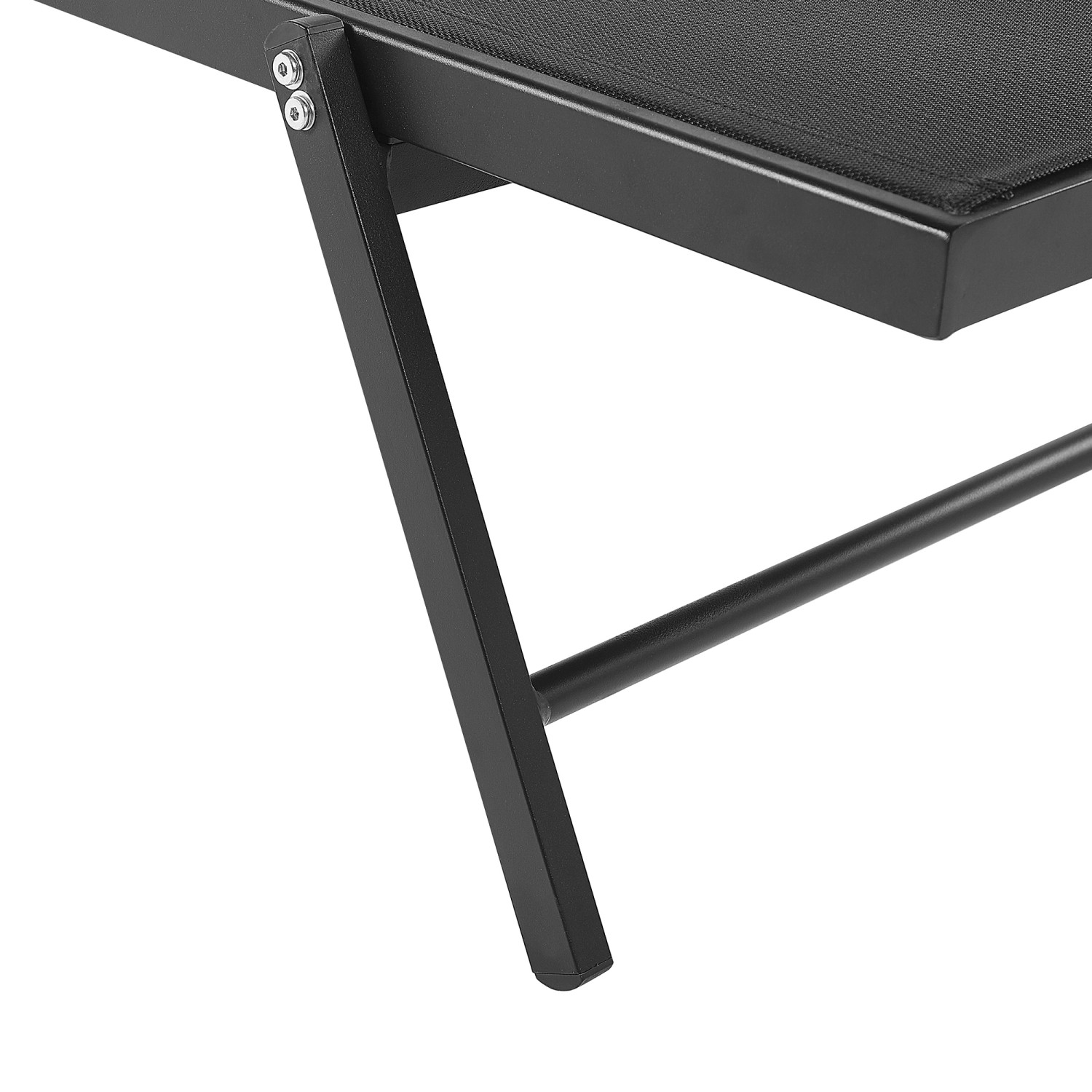 Detailaufnahme der schwarzen Gartenliege Beliani (65x198x107) mit Fokus auf das Gestell.