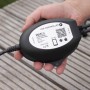 Heissner WIFI-RGB-Controller für Teichbeleuchtung in der Hand, zur farblichen Lichtsteuerung per App.