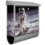 Edelstahl Briefkasten mit Astronauten-Motiv und Zeitungsfach, inkl. Montagematerial.