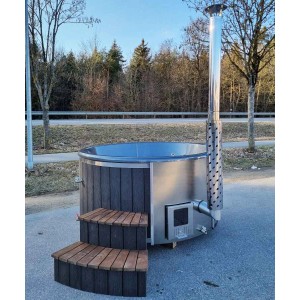 Icewolf Hot Tub Badefass mit Spa, Ofen, Treppe und Edelstahlschornstein für 4-6 Personen.