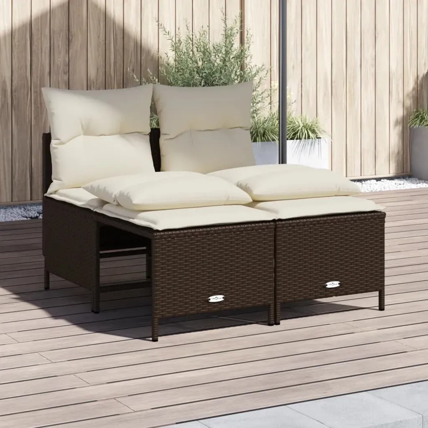 Braune 4-tlg. vidaXL Garten-Sofagarnitur aus Rattan mit cremefarbenen Kissen für Terrasse und Garten.