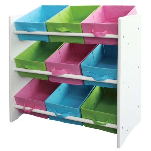 Buntes Kinderregal aus Holz mit 9 Stoffboxen in Rosa, Grün und Blau. Wandregal für Kinderzimmer.