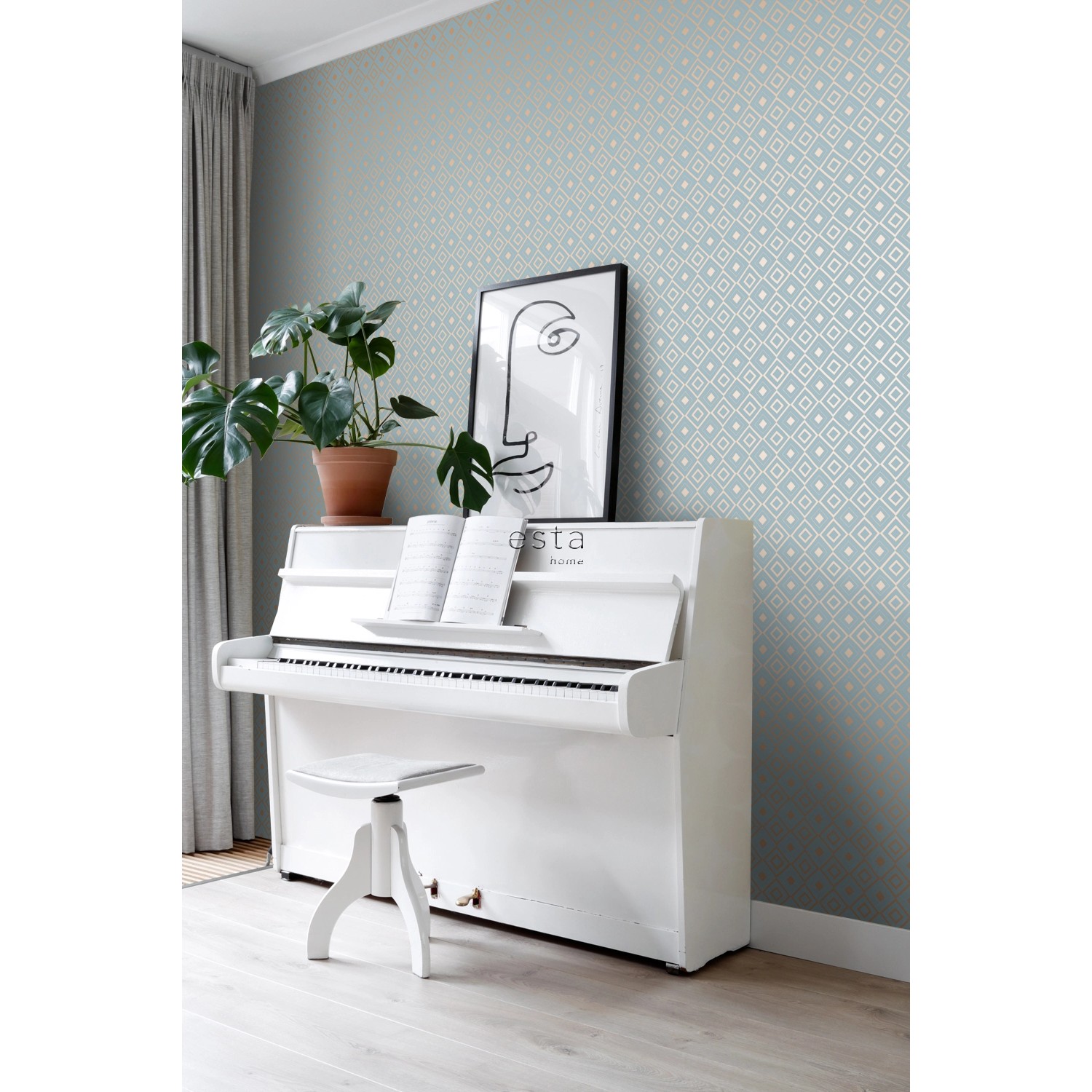 ESTAhome Vliestapete mit blau-kupferfarbenem Karomuster im Vintage-Stil.