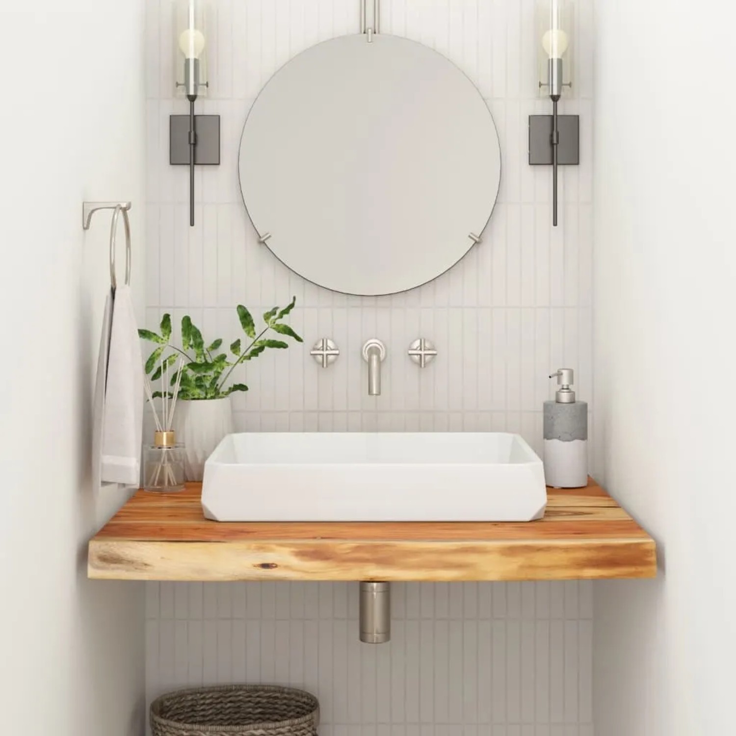 Waschtischplatte aus Akazie (80x60) mit Naturkante im Badezimmer.