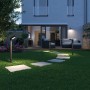 Paulmann Plug & Shine Ito LED-Gartenstrahler in Anthrazit beleuchtet Gartenweg und Terrasse mit warmweißem Licht.