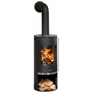 Justus Kaminofen Faro 2.0, Stahl schwarz, mit Glasabdeckplatte, Holzfach und brennendem Feuer.