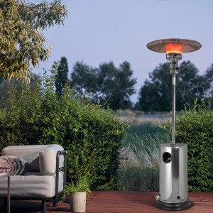 Enders Terrassenheizer Elegance mit Eco Green-Brenner auf Holzterrasse. Heizpilz aus Edelstahl.