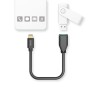Schwarzes Hama USB-C auf USB-A Adapterkabel (15cm) mit Smartphone und USB-Stick.