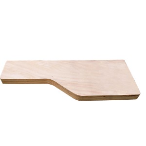 Detailaufnahme einer Raumsparstufe aus Holz für die Dolle Systemtreppe Graz.