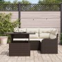 Braunes 5-teiliges vidaXL Garten-Sofa-Set aus Poly Rattan mit Tisch und beigen Kissen.