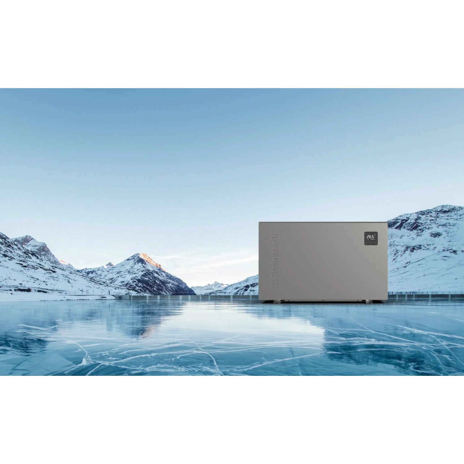 Steinbach Silent 13 Pool Wärmepumpe (13 kW) in Grau vor verschneiter Bergkulisse.