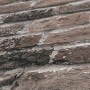 A.S. Création Vliestapete mit Ziegelsteinmauer-Motiv im Used Look, braun und grau.