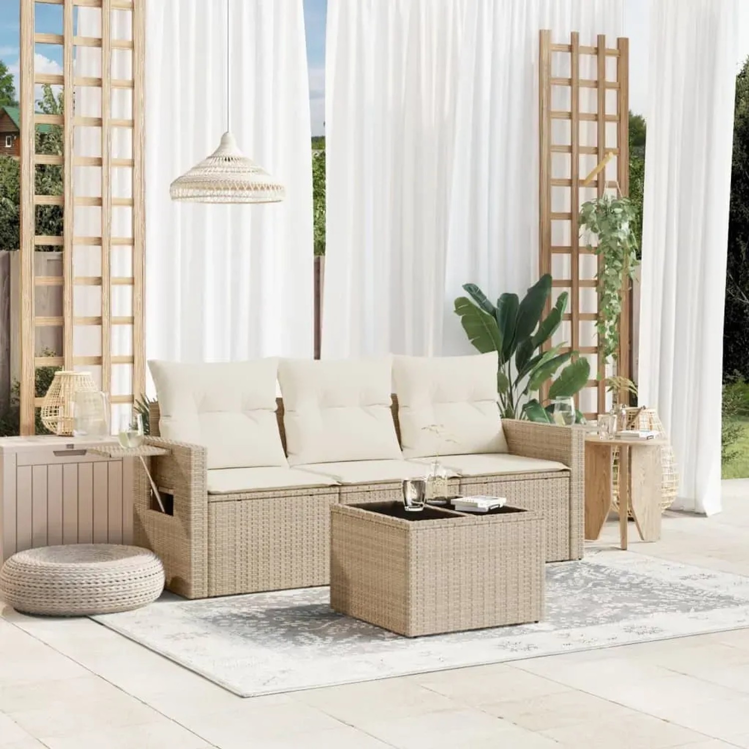 Beige 4-tlg. Garten-Sofagarnitur aus Rattan mit Kissen. Gartenmöbel-Set mit Tisch und Stauraum.